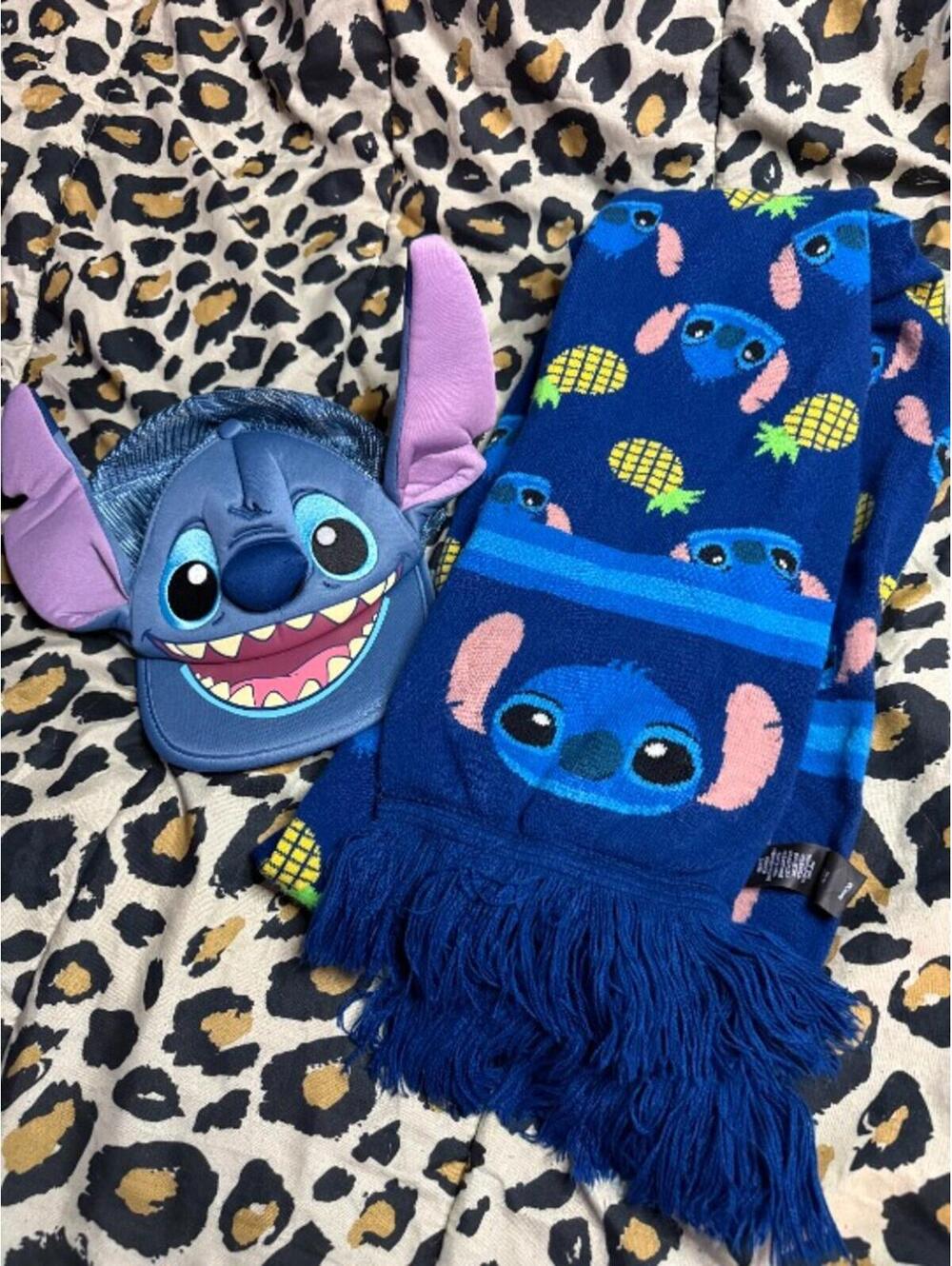 Hot Topic Disney Lilo and Stitch Alien trucker hat and long scarf Snapback